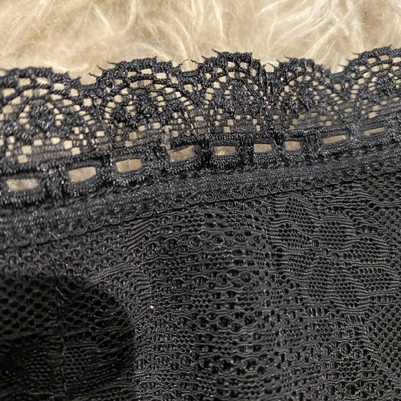 Veil and Lace Night Gown - Picture 4 of 12